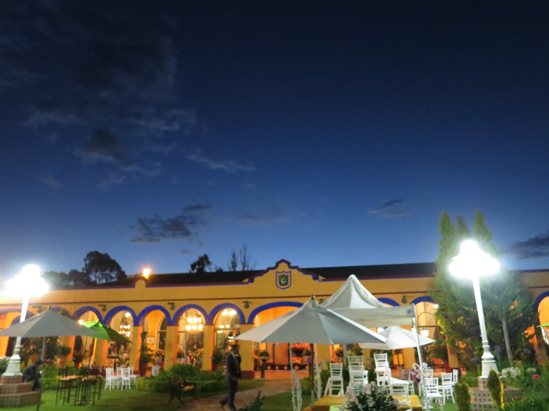 Vista exterior del salón de eventos en la Hacienda Villejé.